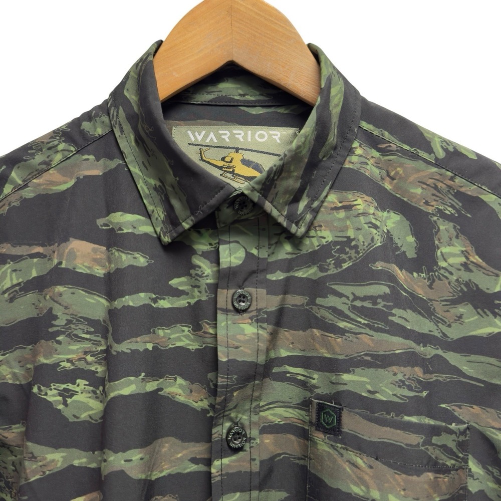 Warrior Company Mens XS Green Tiger Striped Camouflage Performance Stretch Shirt